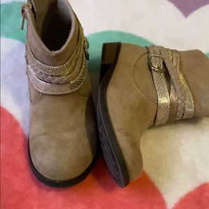Olive & Edie girls boots